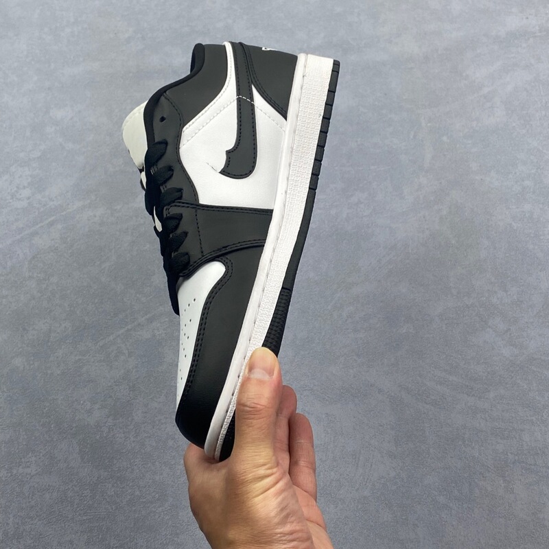 Putian High-Quality Jordan Aj1 Low-Top and Mid-Top Sneakers Basketball Shoes for Couples, Comfortable and Versatile Casual Shoes for Men and Women Putian High-Quality Jordan Aj1 Low-Top and Mid-Top Sneakers Basketball Shoes for Couples, Comfortable and Versatile Casual Shoes for Men and Women