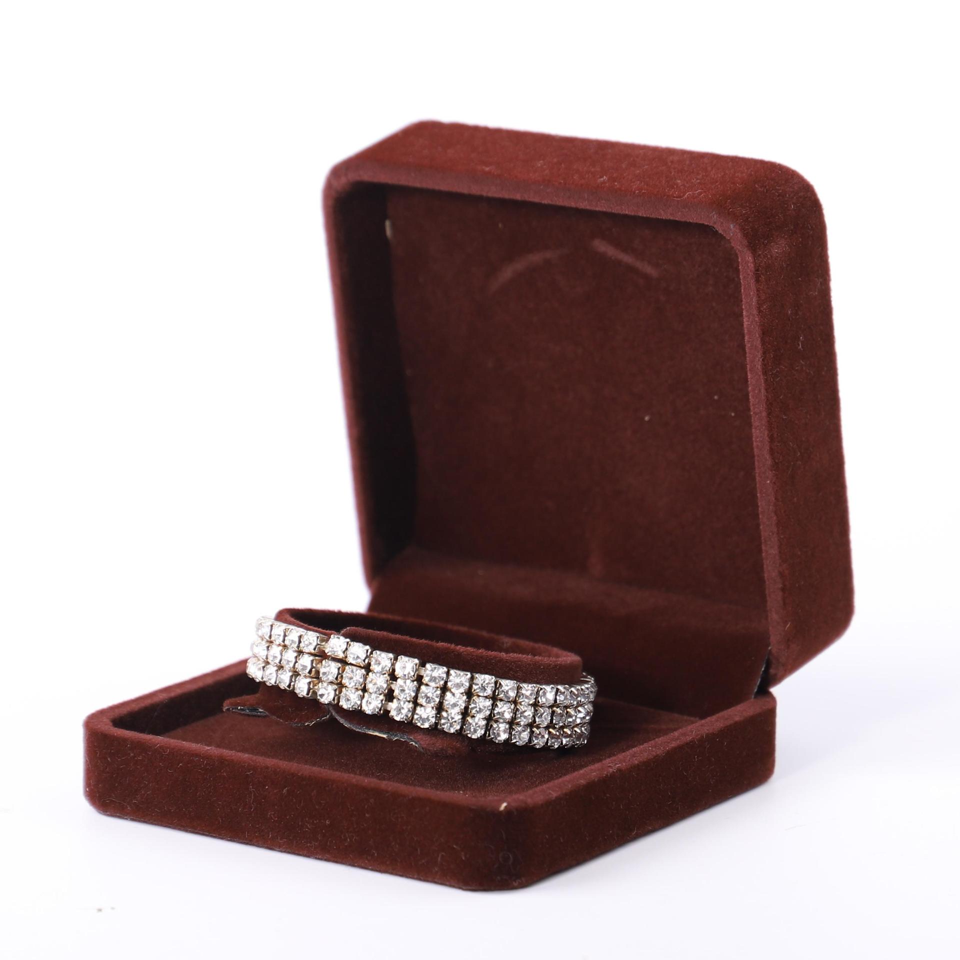 Fuente fábrica venta directa franela joyería caja de embalaje collar pendientes caja de anillo pulsera colgante caja de cadena de mano al por mayor