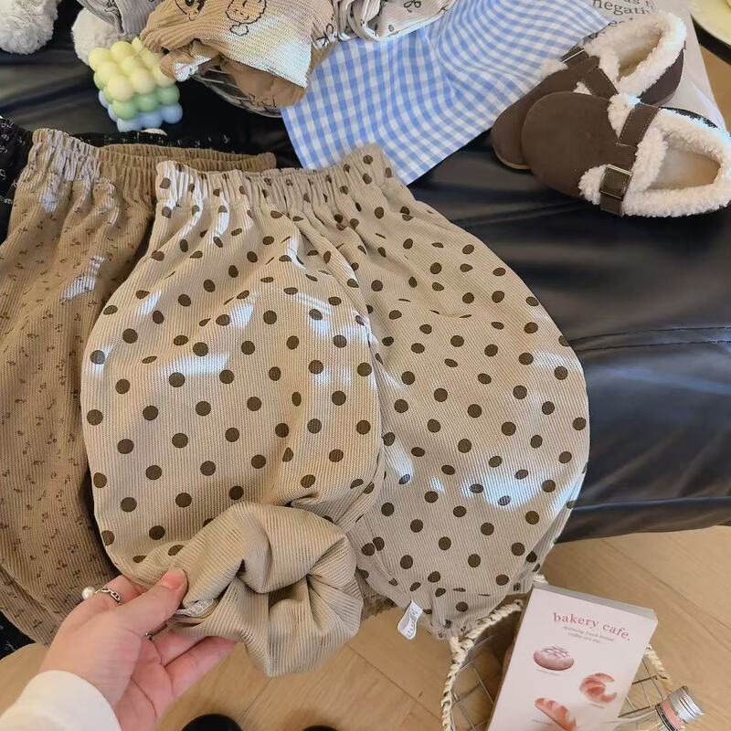 女の子の秋冬の花のコーデュロイの長ズボンの赤ちゃんはかわいいです。|undefined