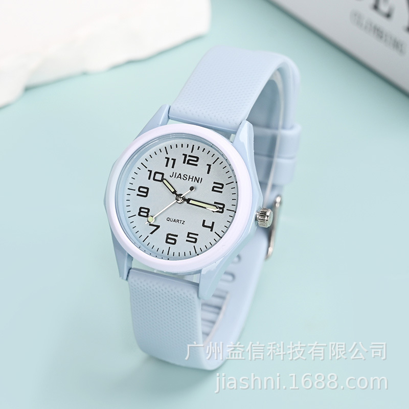 Simple and Stylish Silicone Soft Strap Waterproof Children's Watch with Luminous Hands, Electronic Watch for Older Boys and Girls, Suitable for Exams