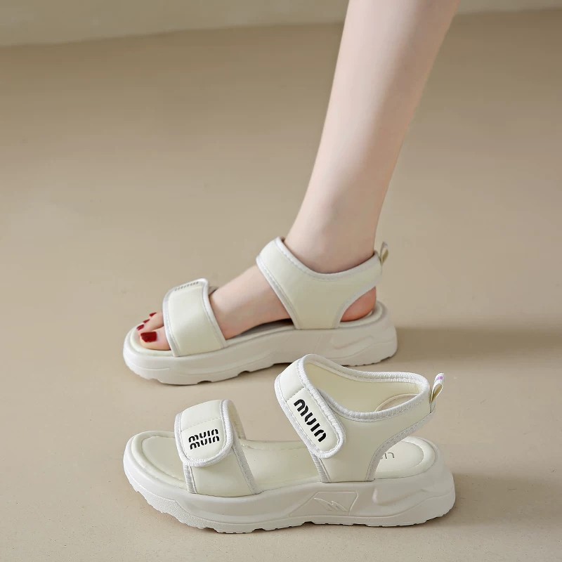 Pese a la mierda sensación de sandalias deportivas para mujeres 2026 nuevo verano para usar zapatillas frías con base gruesa velcro sandalias de playa poco profundas