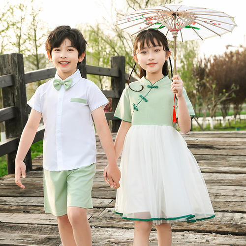 Children's ancient Chinese costume for a group performance, suitable for both boys and girls, for the national culture class of primary school students in kindergarten during the June 1st holiday.