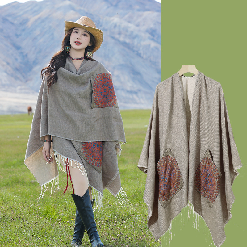 Pocket scarf falling on jade plate-khaki