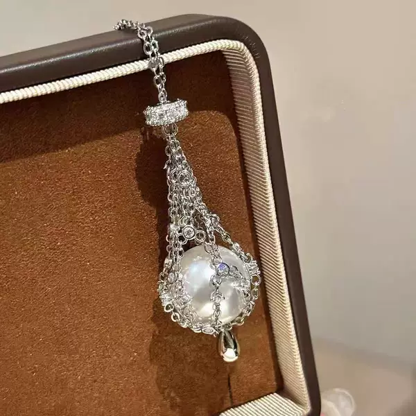 Korean-Style Elegant Mesh Pearl Necklace with Diamond Pendant, High-End Light Luxury Texture, Round Shape, Seaside Zircon