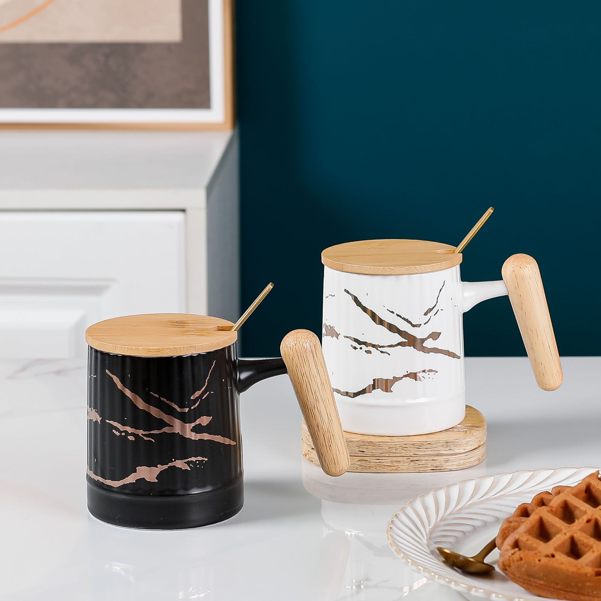 Oriente medio patrón de piedra de cerámica cubierta de la manija de madera Taza taza creativa con tapa cuchara Oficina taza de agua de regalo Taza regalo de la mano