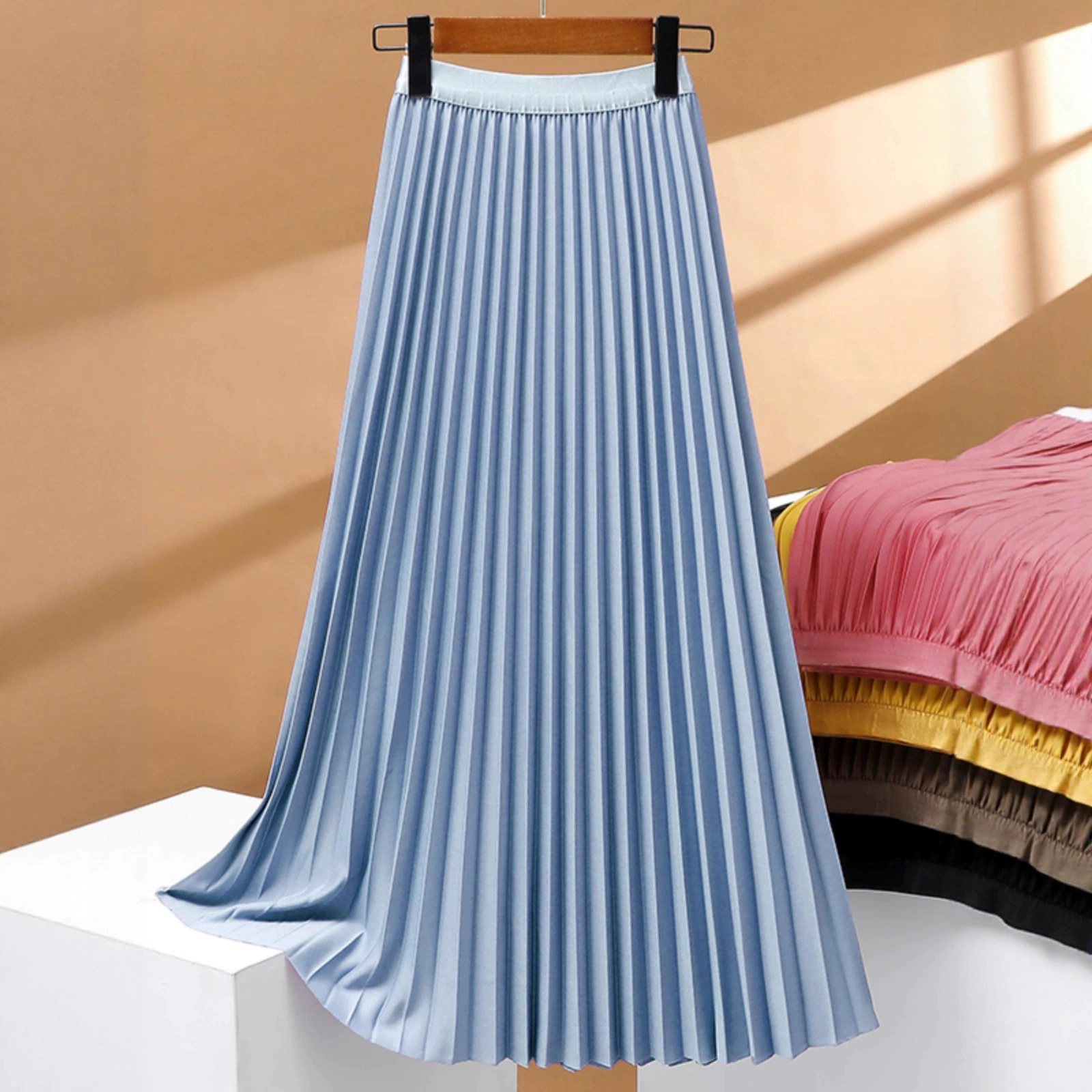 Юбка миди плиссированная 2025 лето новая женская А-силуэта высокая талия стройнящая драпированная универсальная длинная юбка-аккордеон
