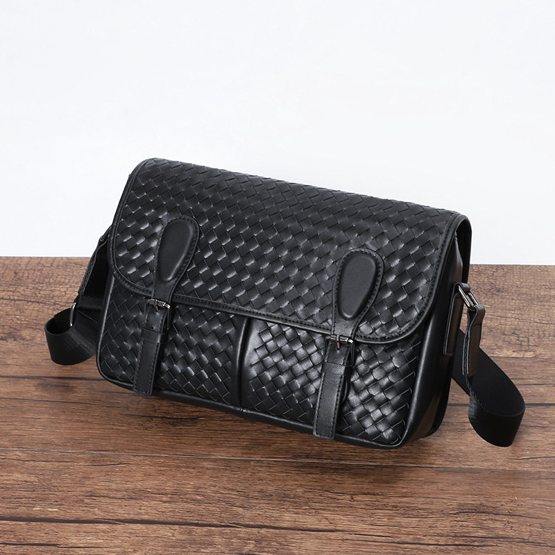 Túi đeo chéo nam da bò thật dệt bện, đeo vai, sức chứa lớn 29×11×17 cm — Màu đen da bò bện