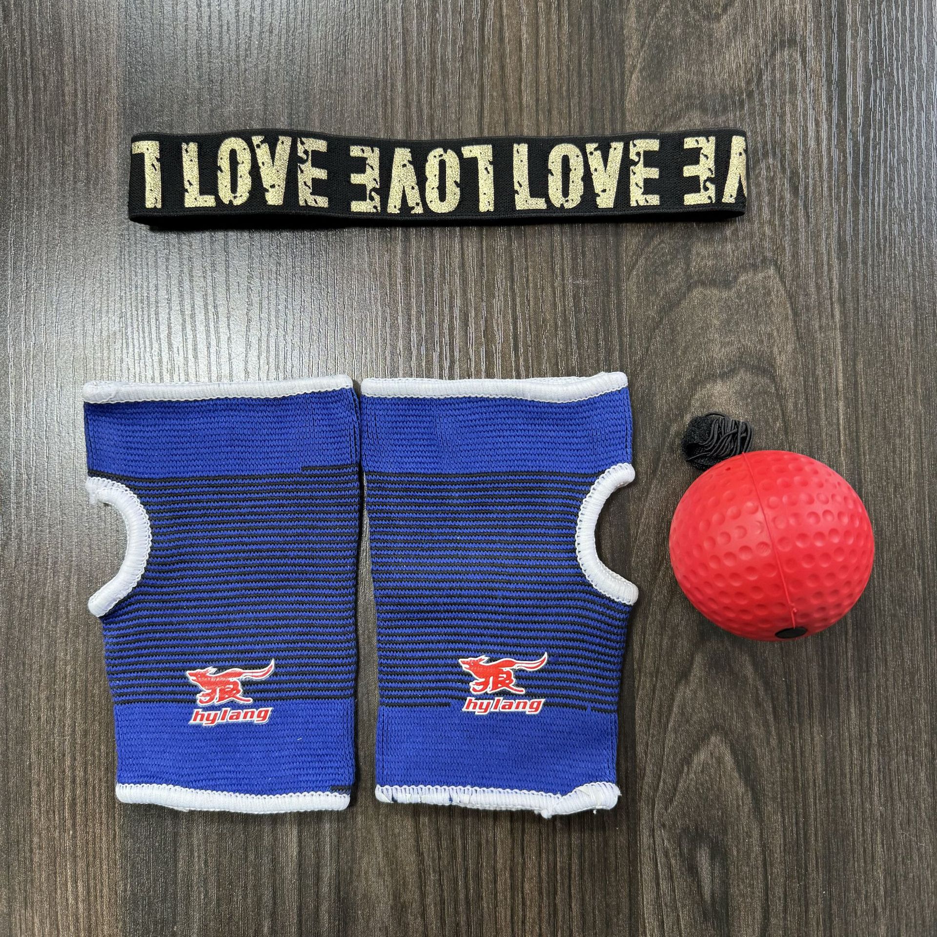 탄성 머리띠 + PU 빨간 공 + 파란색 장갑 한 켤레