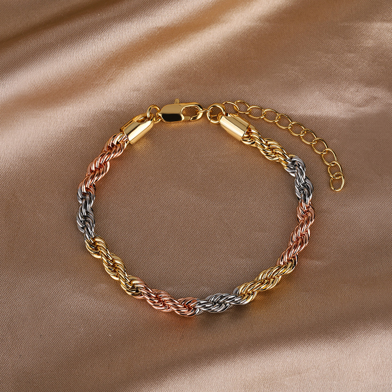 Zhuang Sheng joyería al por mayor ins estilo nicho diseño collar de las mujeres todo partido galvanizado color oro torcedura cuerda cadena traje