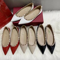 春のハイバージョンフランス本革 V ファミリー婦人靴リベットポインテッドトゥフラットシューズ女性の浅い口の結婚式の靴妖精スタイル