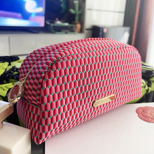 BⅤ家大牌化妆包女士旅行收纳包洗漱包可改斜挎包玫粉色布艺女包