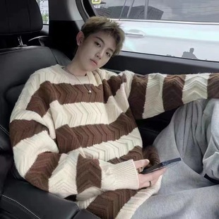 Autumn and Winter Sweater Men's Korean Style Fashion Thickened Men's Pullover Crewneck Sweater Twist Flower Striped Lazy Style Sweater