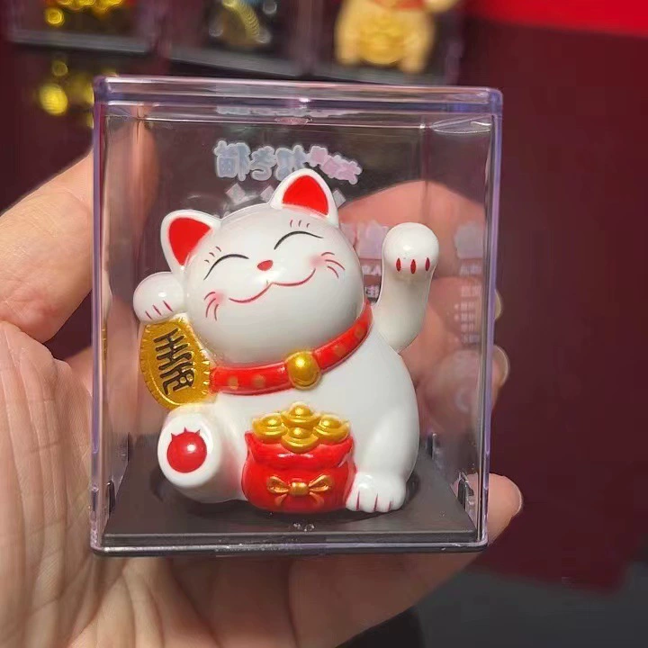 Оптовая продажа: Солнечная фигурка кошки Фэн-шуй «Счастливый кот» 2inch — украшение для автомобиля, подарок на Новый год, декор для торта