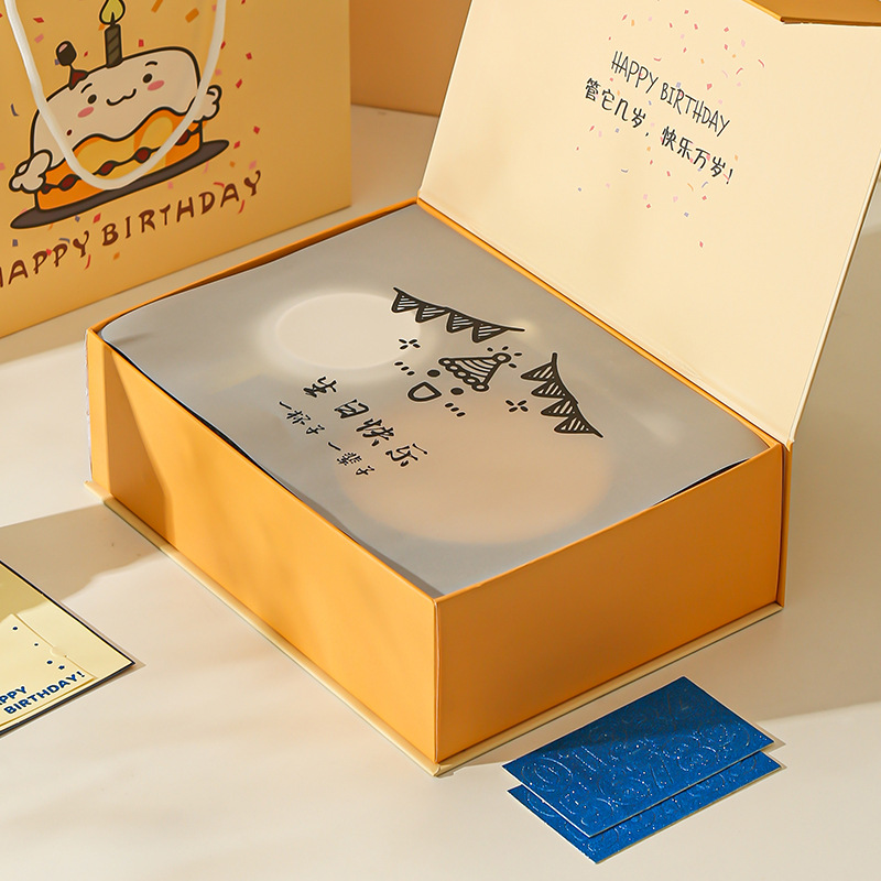 Taza de regalo de cumpleaños Taza de cerámica Juego de caja de regalo creativa Regalo de mano para novias Taza de agua linda de alto valor