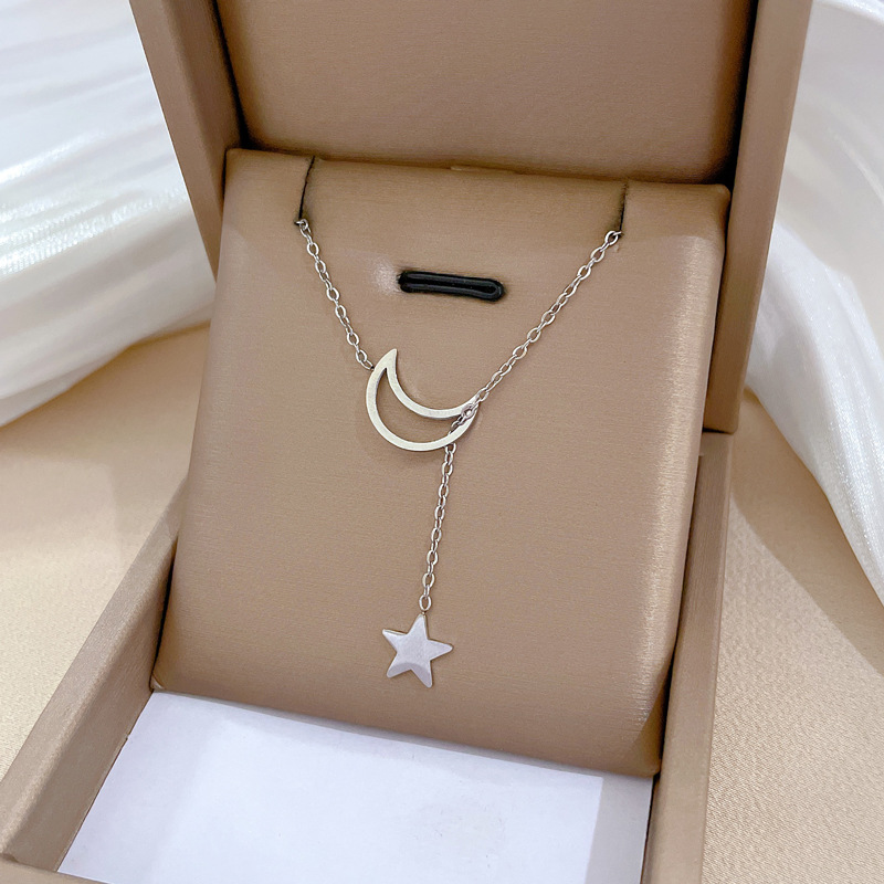 Simple Style Star Titanium Steel Copper Chain Pendant Necklace display picture 3