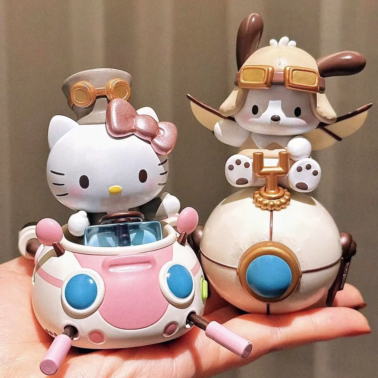 Фигурки в слепой коробке (Sanrio) сериa стимпанк — Kuromi и Hello Kitty, коллекционные украшения, сюрприз 6+ вариантов
