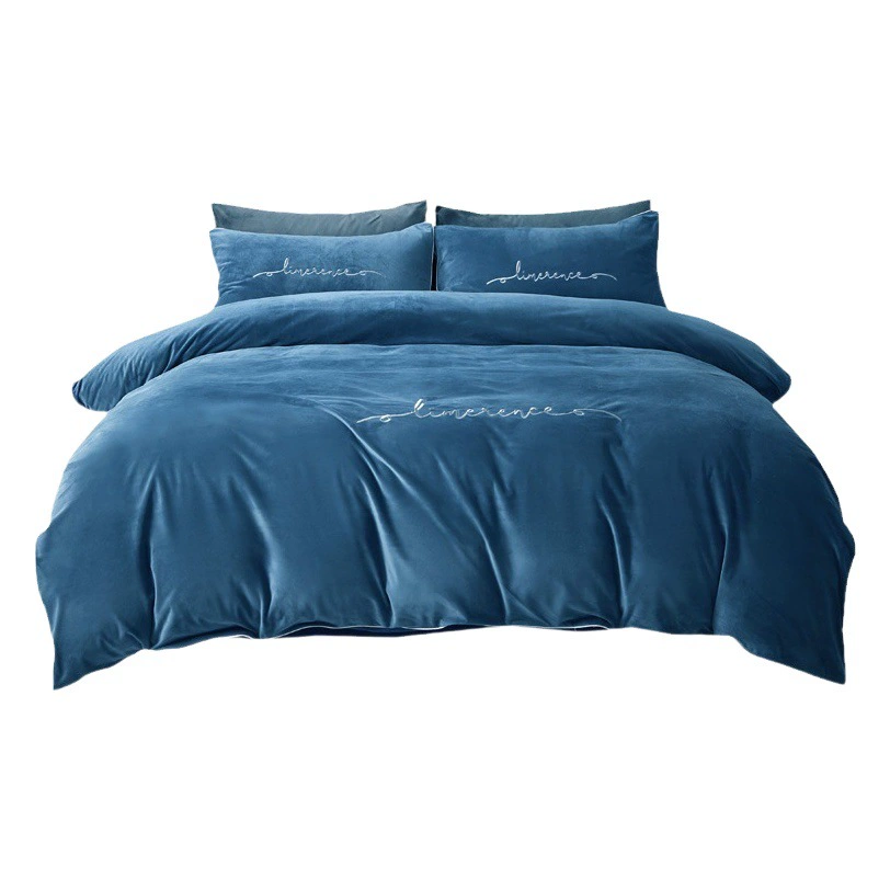 Комплект постельного белья из четырех предметов из утолщенного кораллового флиса класса А: теплый коралловый флисовый пододеяльник, простыня, натяжная простыня, постельное белье