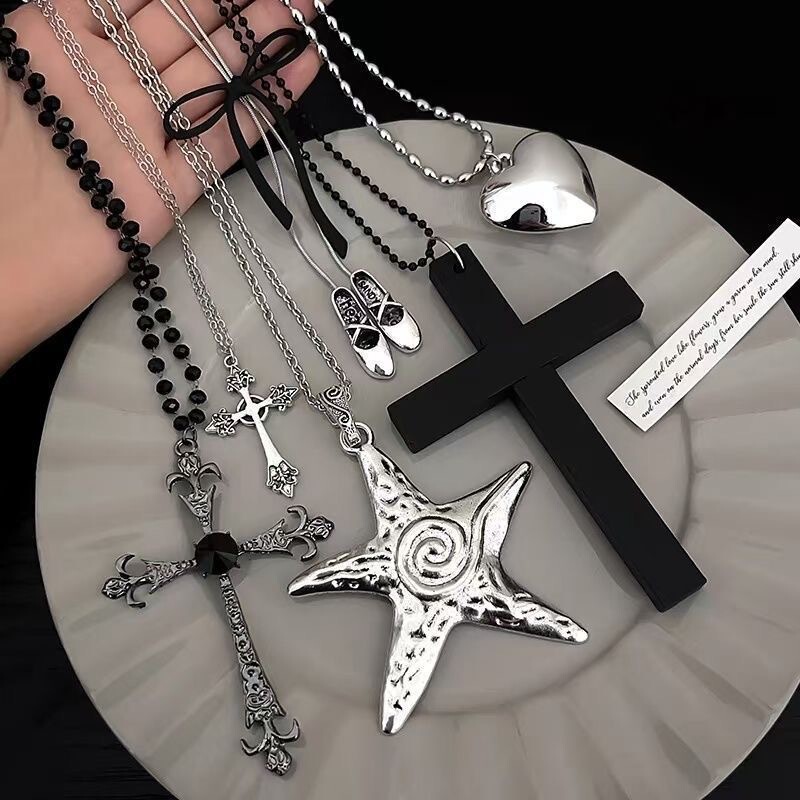 Korean niche design cool and trendy silver cross necklace for women, long chain choker, punk retro y2k neck accessory