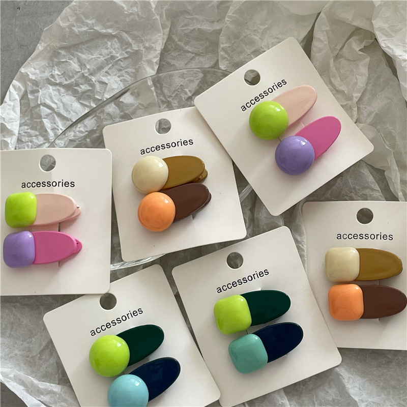 Fashionable geometric round sticker