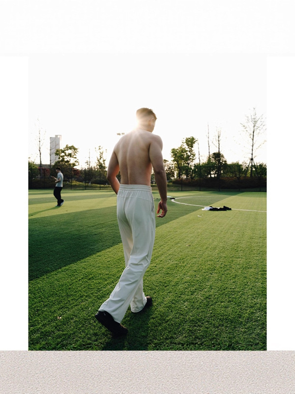 American-Style Ice Skin Trousers, Loose Straight-Leg, Versatile Commuting Thin Breathable Trousers, Solid Color Cool Sports Casual Trousers for Men American-Style Ice Skin Trousers, Loose Straight-Leg, Versatile Commuting Thin Breathable Trousers, Solid Color Cool Sports Casual Trousers for Men