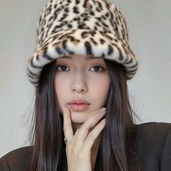 厂家供应冬季韩版时尚护耳帽女豹纹帽子渔夫帽显脸小毛绒帽渔夫帽