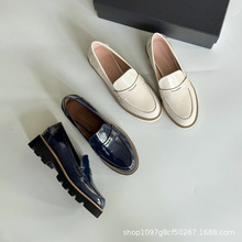 �羳Ӣ���L�A�^��ט���Ь ��ܛţ��Ƥ һ�_���ļ�ͨ�����߆�ЬŮ