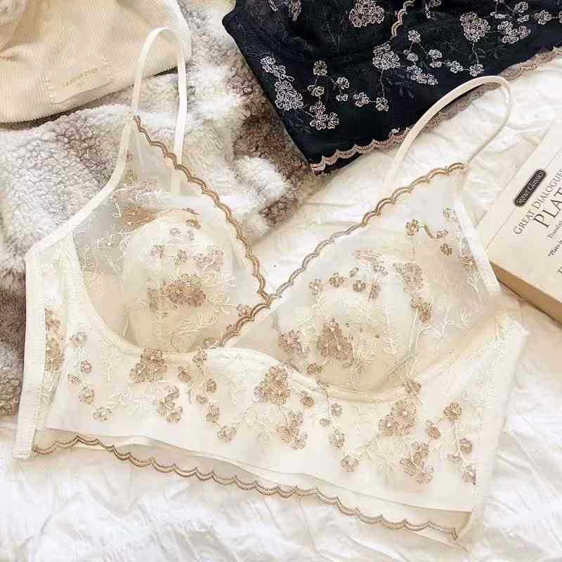 Venta directa de fábrica Comercio electrónico transfronterizo Sudeste de Asia Vietnam Tailandia Ladies Sin costuras Lace Conejo Ear Cup Recolección de sujetador lateral