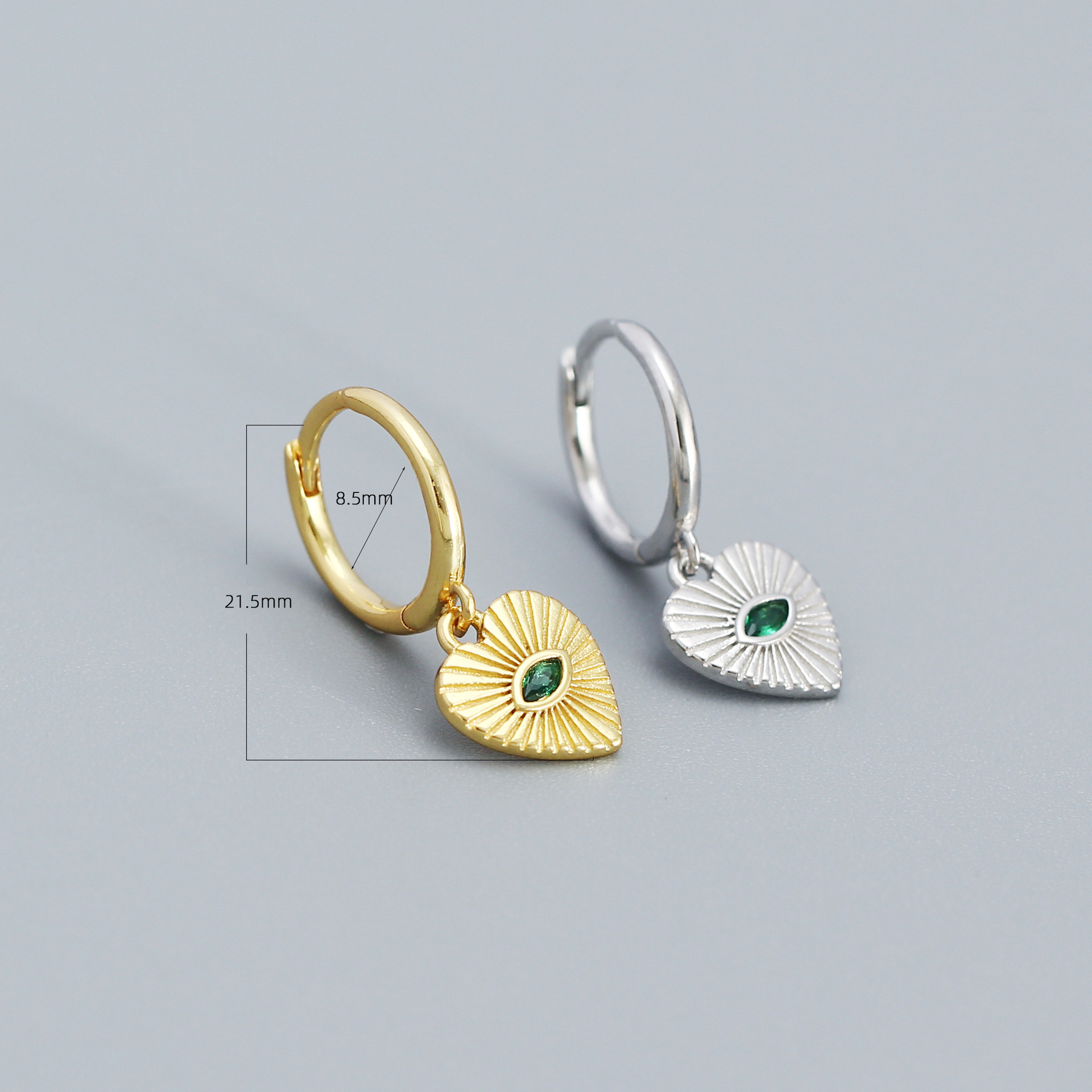 5g Weight 0.03µm Gold Plating Thickness Electroplating Gold Plating Process 1 Pair Silver Zircon Heart Shape Dangling Earrings