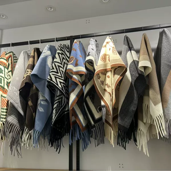 Yunnan Ethnic Style Faux Cashmere Shawl for Women, Autumn and Winter Thickened Warm Tassel Cape Versatile Scarf Coat