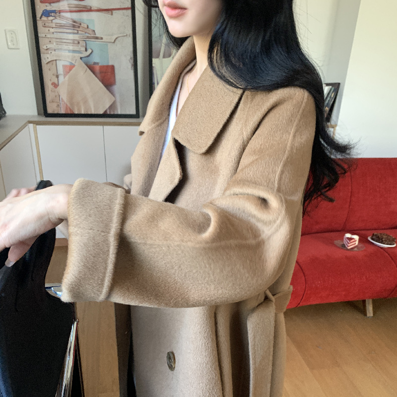 2025 New Autumn and Winter Double-Sided Cashmere Outwear for Women Petite Hepburn Style Loose Pure Camel Wool Outwear for Women