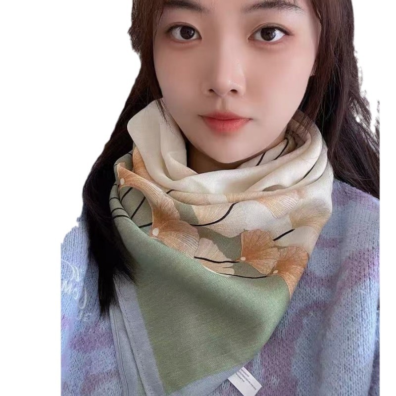 (2개) 여성용 새로운 자석 버클 실크 스카프 봄, 가을, 겨울용 작은 황금색 공 자석 버클 사각형 스카프 세련된 질감의 코튼 프린트 목 보호용 작은 스카프