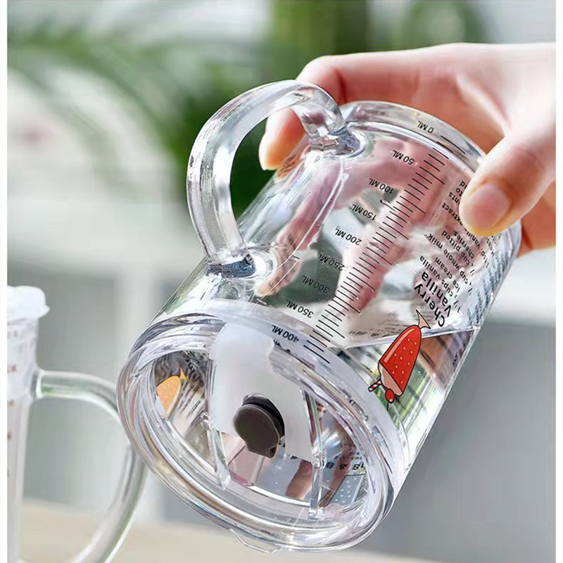 Caja completa al por mayor Doodle taza con escala de dibujos animados vidrio paja taza niños a prueba de fugas taza de regalo promocional taza