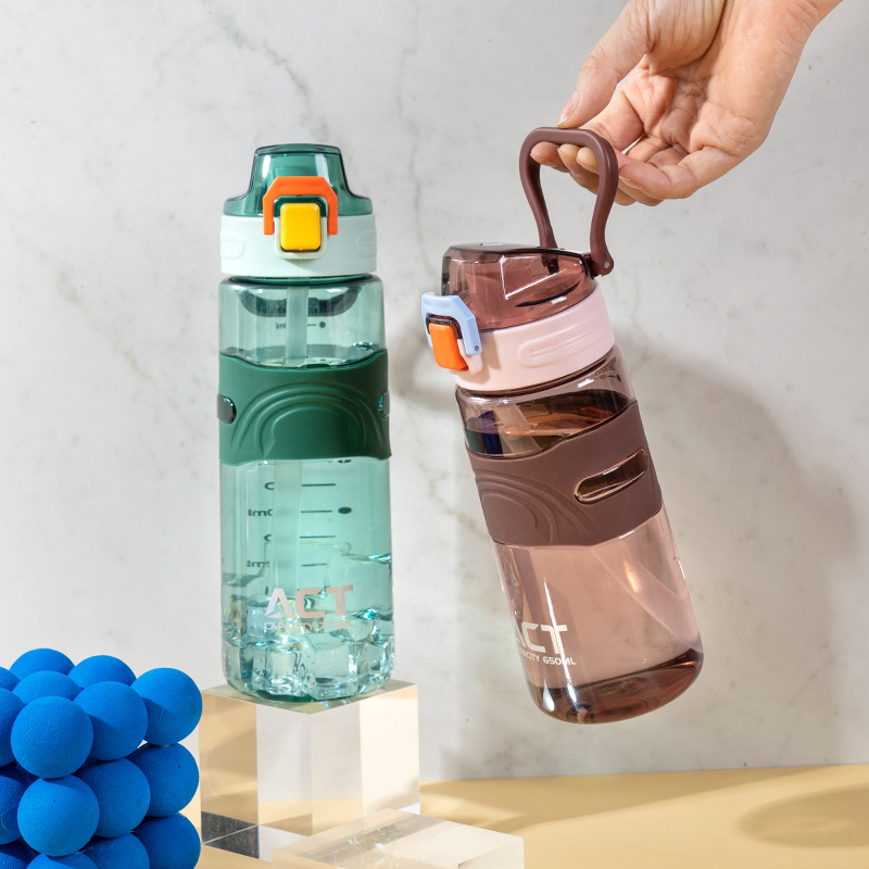 Yitong Fashion Sports Plástico Taza de agua portátil para estudiantes y niñas Tapa de rebote Tapa de botella de agua de gran capacidad con escala al por mayor