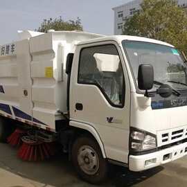5吨五十铃扫路车 多功能清洗扫路车 路面清扫车参数图片