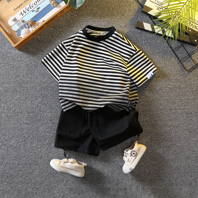 5695 traje de manga corta para niños 2025 verano nuevo bebé a rayas deportivo suelto de dos piezas fresco y guapo