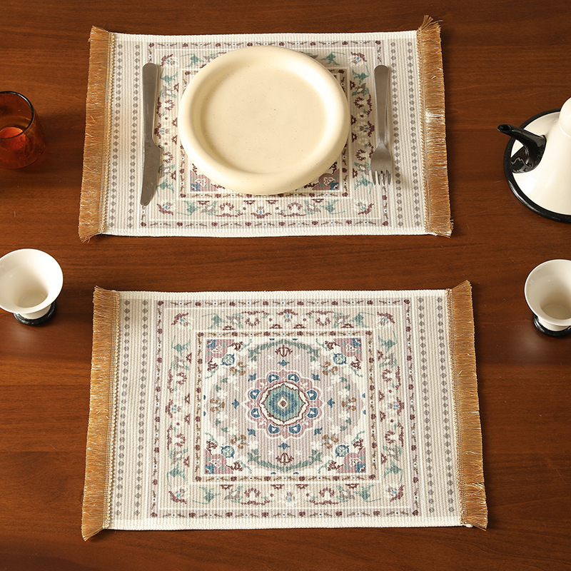 Western-style tablecloth with woven cotton thread and printed festive atmosphere, suitable for home dining, heat-insulating tablecloth, hotel coffee pad.