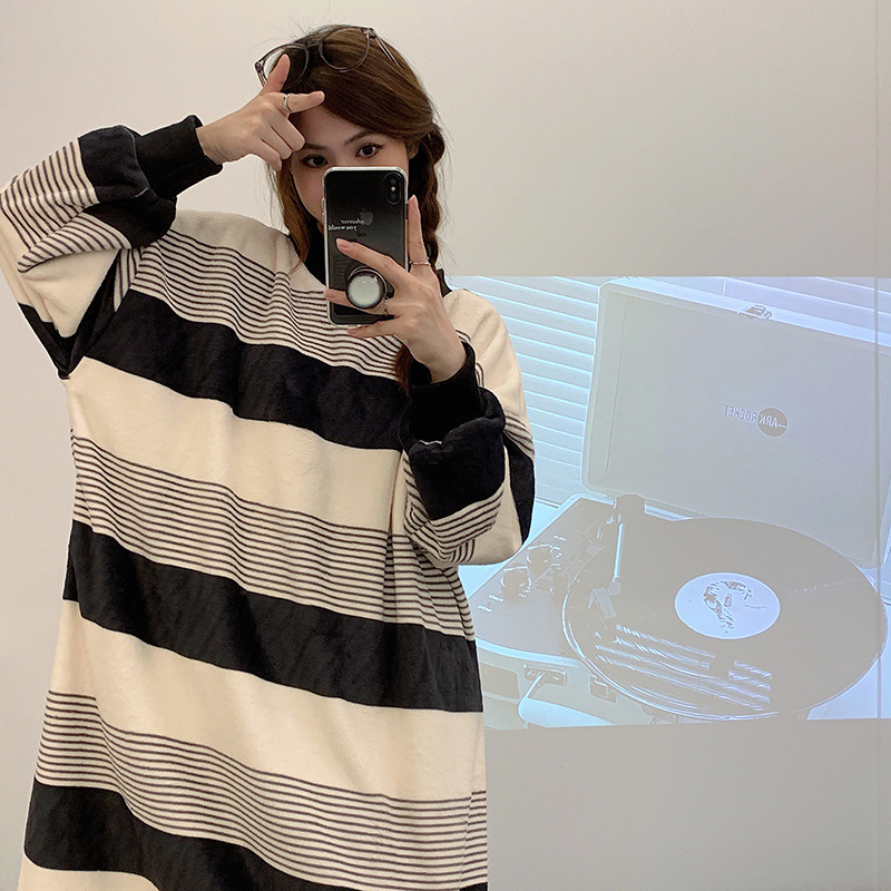 Otoño e Invierno espesado caliente MIDI vestido de las mujeres camisón franela lindo rayas suelta pijamas tiktok al por mayor