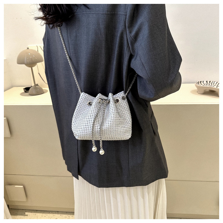 Minimalist Women's Bucket Bag With Diamond Details Single Shoulder_voghion.com