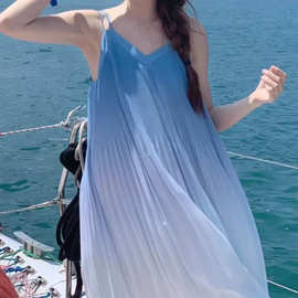 夏季新款女装法式海边度假风渐变吊带连衣裙时尚无袖海浪裙潮薄纱