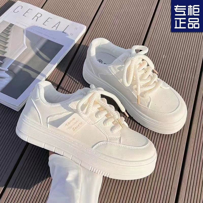 Студенческая обувь Женская 2024 весна новая женская обувь на толстой подошве обувь прилив маленькая белая обувь спортивная дикая повседневная обувь хлебная обувь