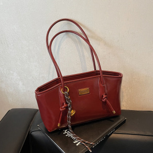 French Retro Underarm Bag Women's 2024 New Winter Fashionable Niche Shoulder Bag All-match Large Capacity General Bag