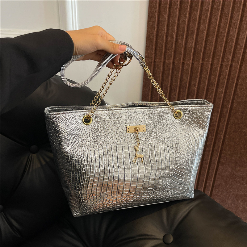 Krokodillemønster, lyst ansikt, 2024, ny mote, koreansk utgave, stor kapasitet, enkel håndholdt dameveske_voghion.com