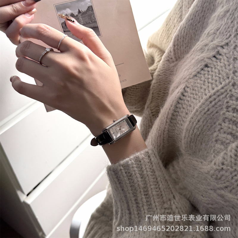 Niche Watch Women's Light Luxury vintage Retro Rectangular Belt Quartz Watch Simple All-match Cross-border Southeast Asia Niche Watch Women's Light Luxury vintage Retro Rectangular Belt Quartz Watch Simple All-match Cross-border Southeast Asia