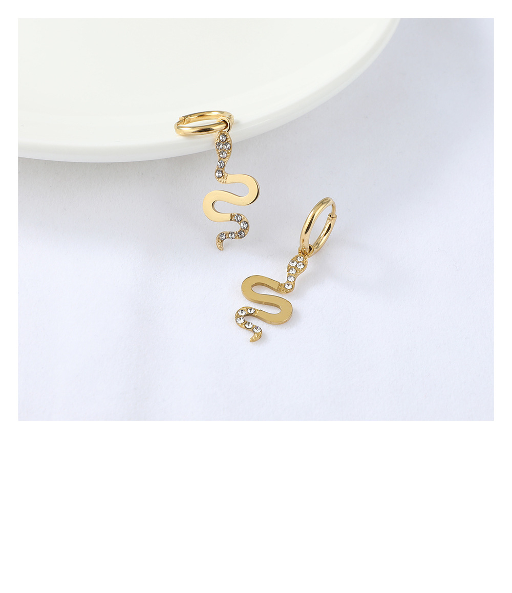 Einfacher Unregelmäßiger Goldener Schlangenförmiger Diamantohrring Aus Edelstahl display picture 3