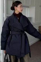 气质韩版大翻领羽绒服外套2025冬季新款系带中长款显瘦保暧大衣女