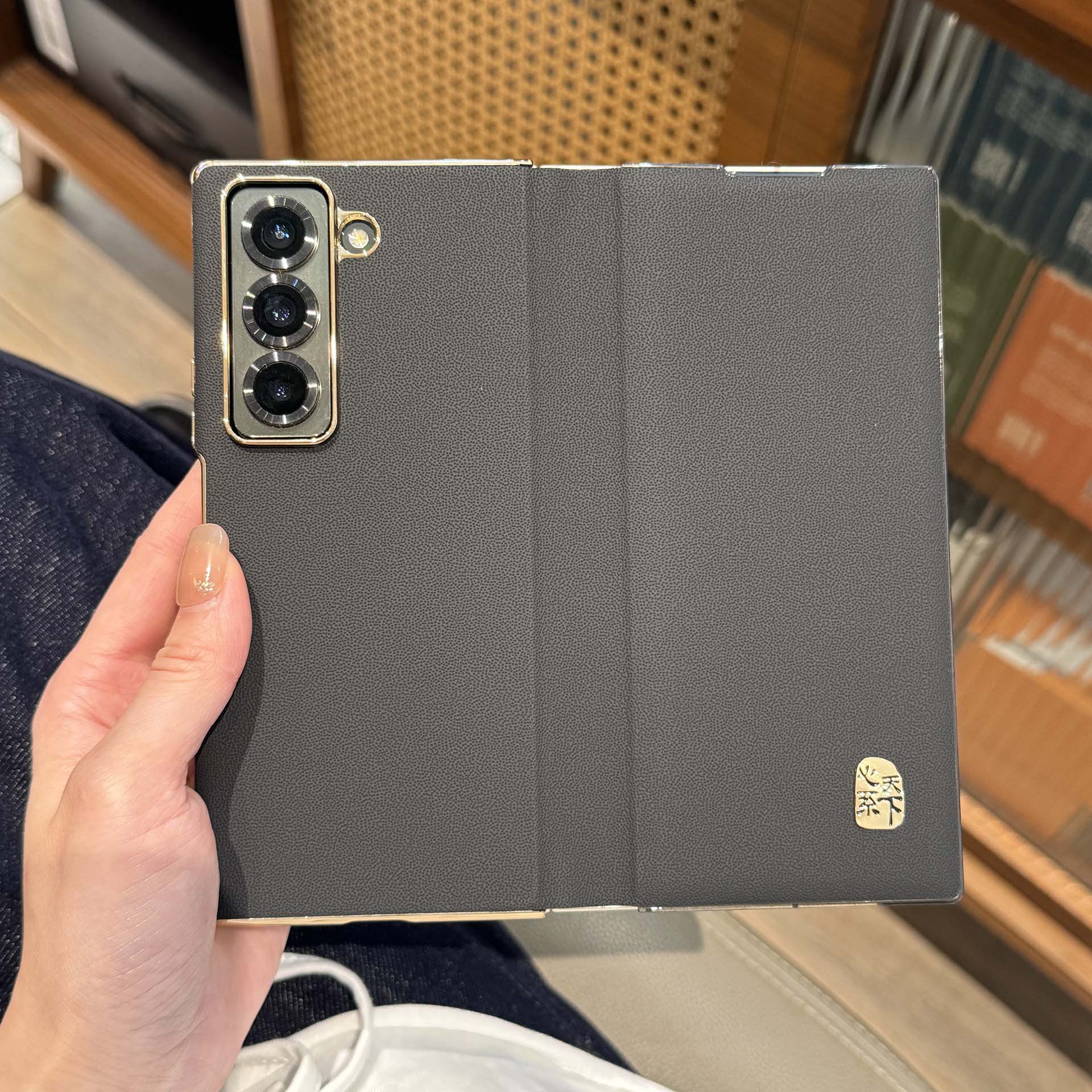 Suitable for Samsung Zfold7 Mobile Phone Case, Magnetic Flip Leather Case, W26 Plain Leather Electroplating Fold56 Anti-Fall Protective Case