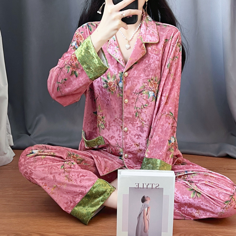 Gold Velvet Pajamas for Women in Autumn and Winter Warm 2025 New High-End Elegant Home Wear Set Can Be Worn Outside