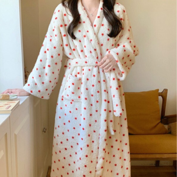 Korean Ins Women's New Korean Style Coral Velvet Nightgown Korean Style Energetic Girl Gentle Home Wear Bathrobe Wholesale