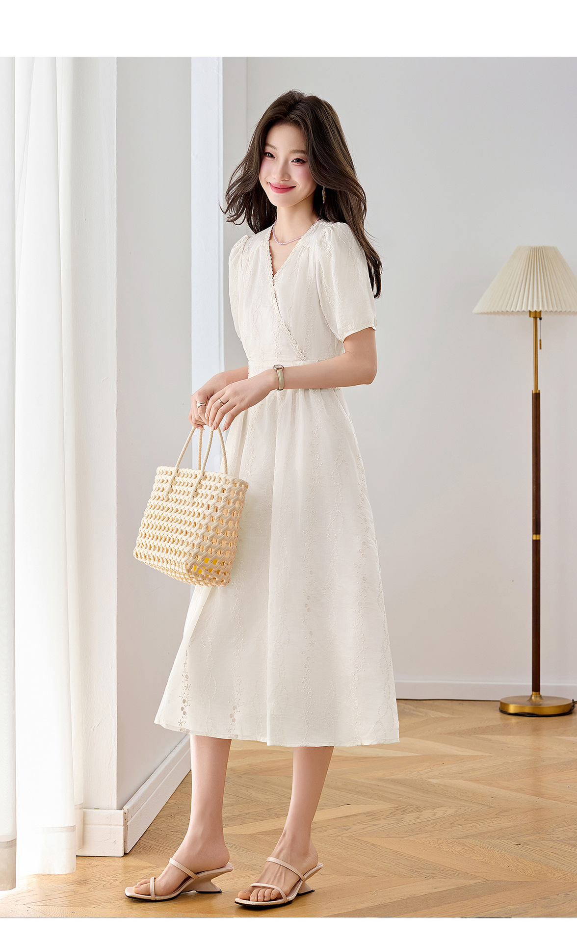 Đầm chữ A in hoa cổ V eo cao tay ngắn phối màu thanh lịch — Màu hồng, màu trắng ngà chi tiết 18