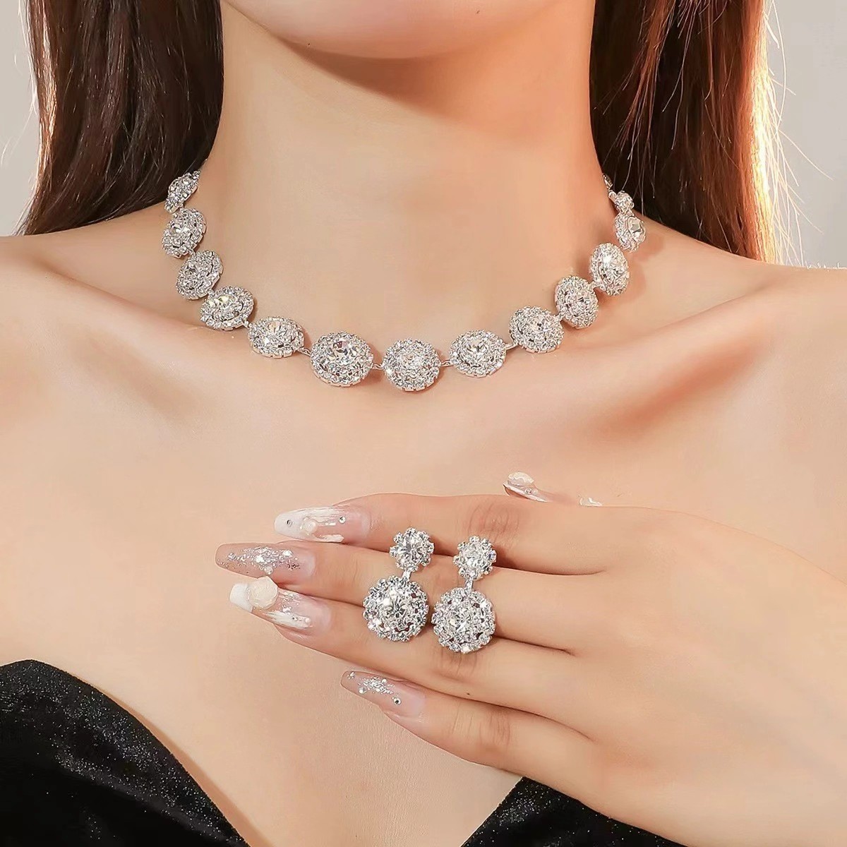 Cross-border bestselling fashion pearl necklace for women bridal jewelry earrings high-end luxury niche collarbone chain accessories